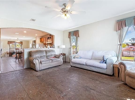 2nd image of 3036 Lloyds Ave