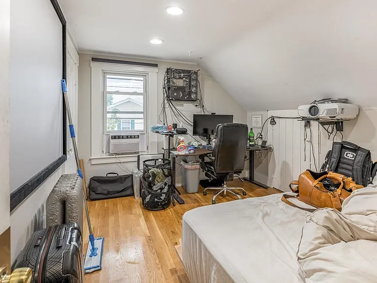 111 Chestnut St #1 — Photo 10