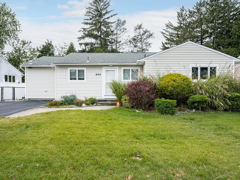 264 Manetto Hill Rd — Photo 2