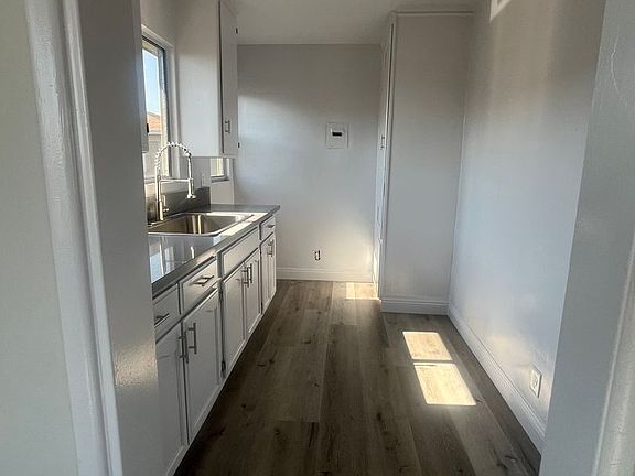 3rd image of 1731 W 107th St #1733-01