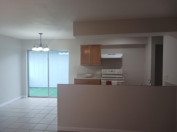3rd image of 1122 Amble Ln