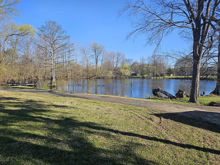 8220 Hunters Creek Dr — Photo 4