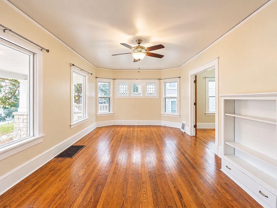 1st image of 369 19th St SE #L