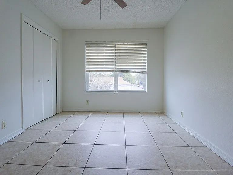 2433 E 87th St #282 — Photo 14