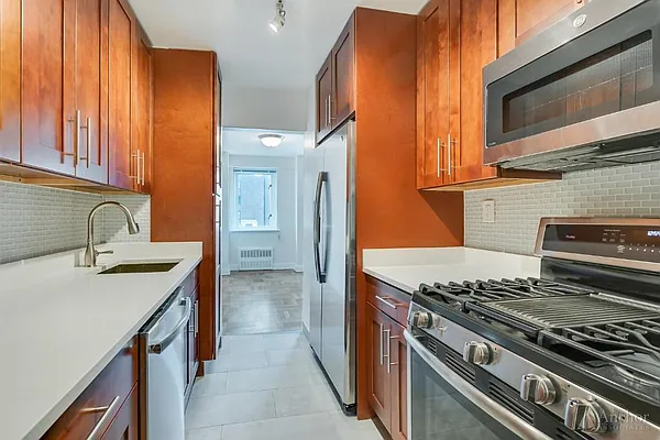 Rented by Anchor Associates | media 17