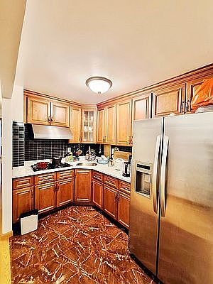 3rd image of 860 Willoughby Ave Floor 2