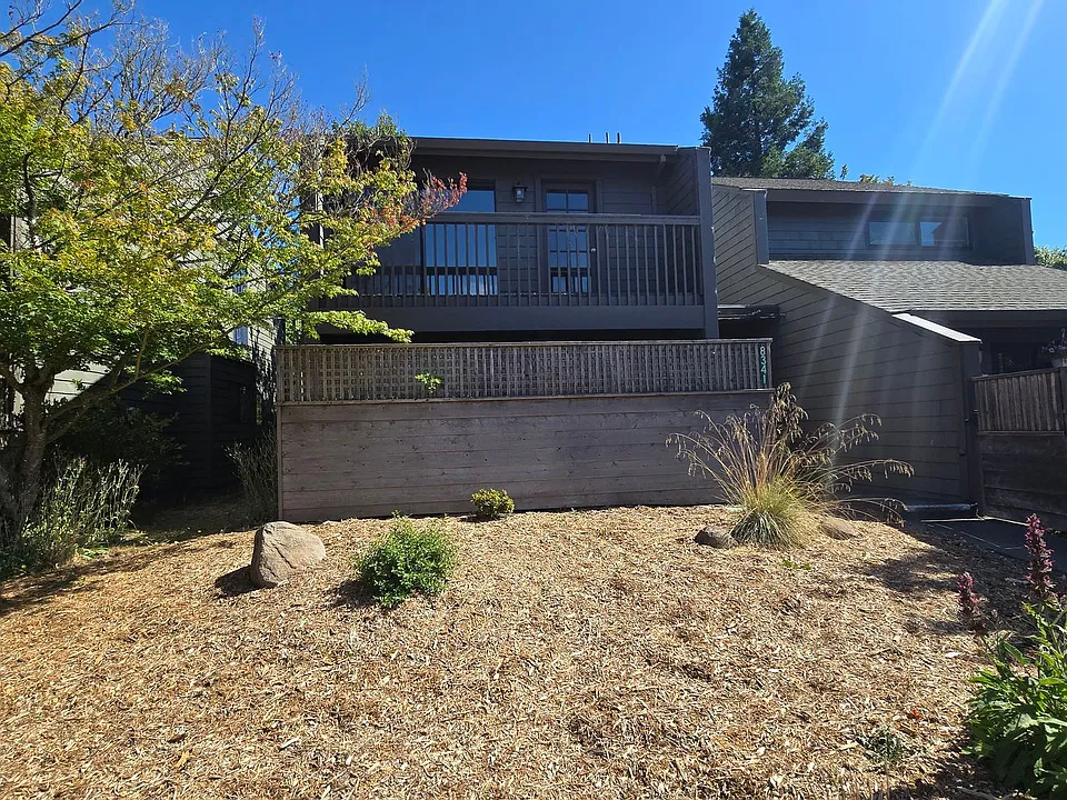 8341 Valley View Ct