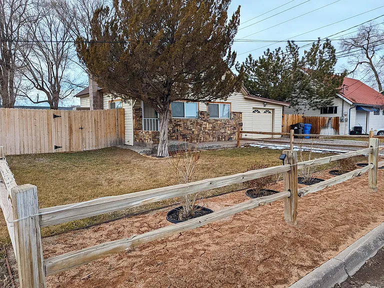 34 S Maple Ave — Photo 4