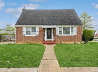 79 Sobro Ave, Valley Stream, NY 11580