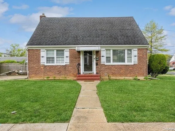 79 Sobro Avenue, Valley Stream, NY 11580