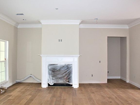 5th image of 162 Township Bluff Cir