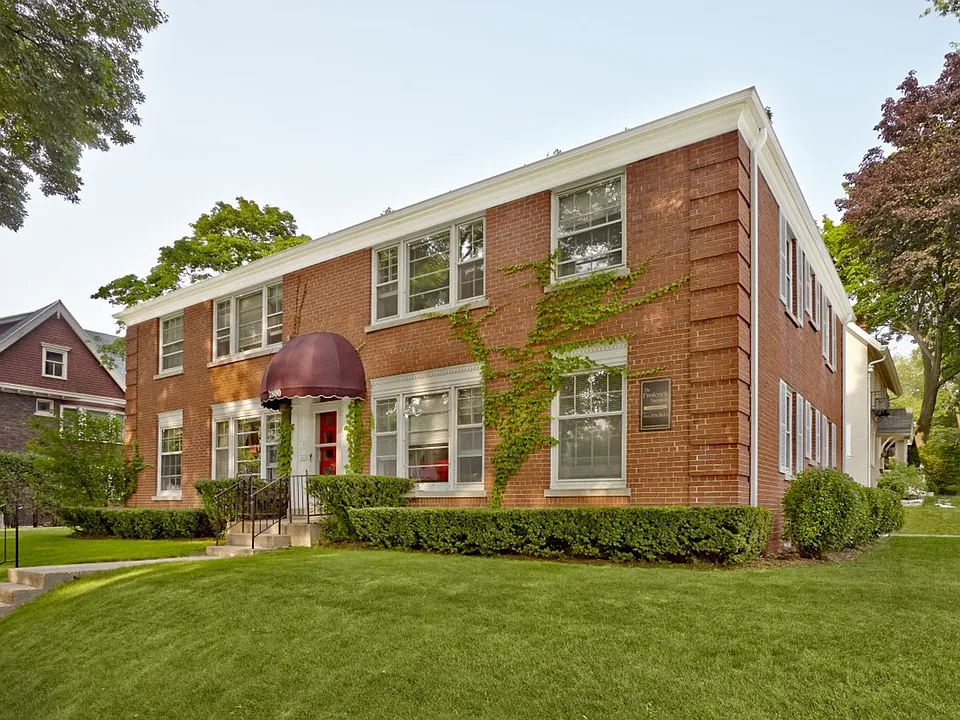 2800 N Frederick