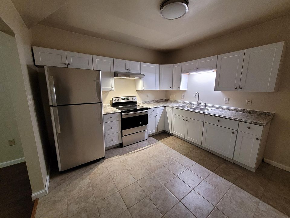 1st image of 511 Salem Ave #513