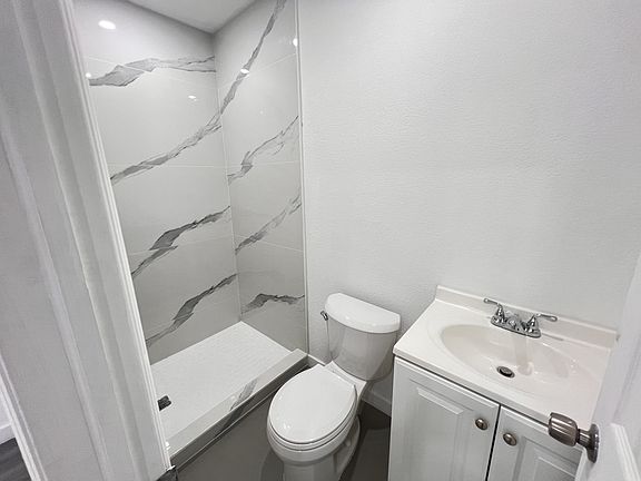 5th image of 1838 McKinley St #4