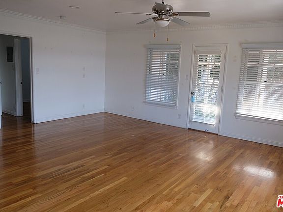 3rd image of 404 Pier Ave