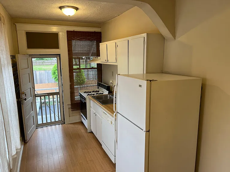 240 N McNeil St #3 — Photo 7