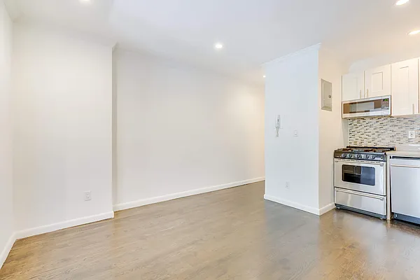 Rented by Compass | media 12