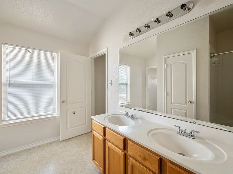 12719 Goldenrain Bay — Photo 17