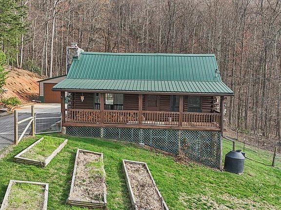 2nd image of 417 Charlie Hicks Rd