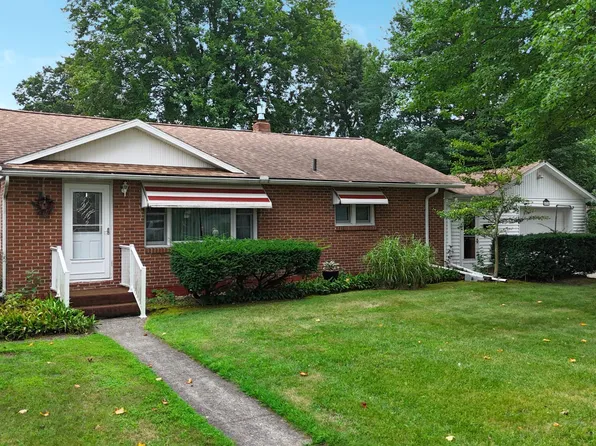 624 Helena St, Dowagiac, MI 49047