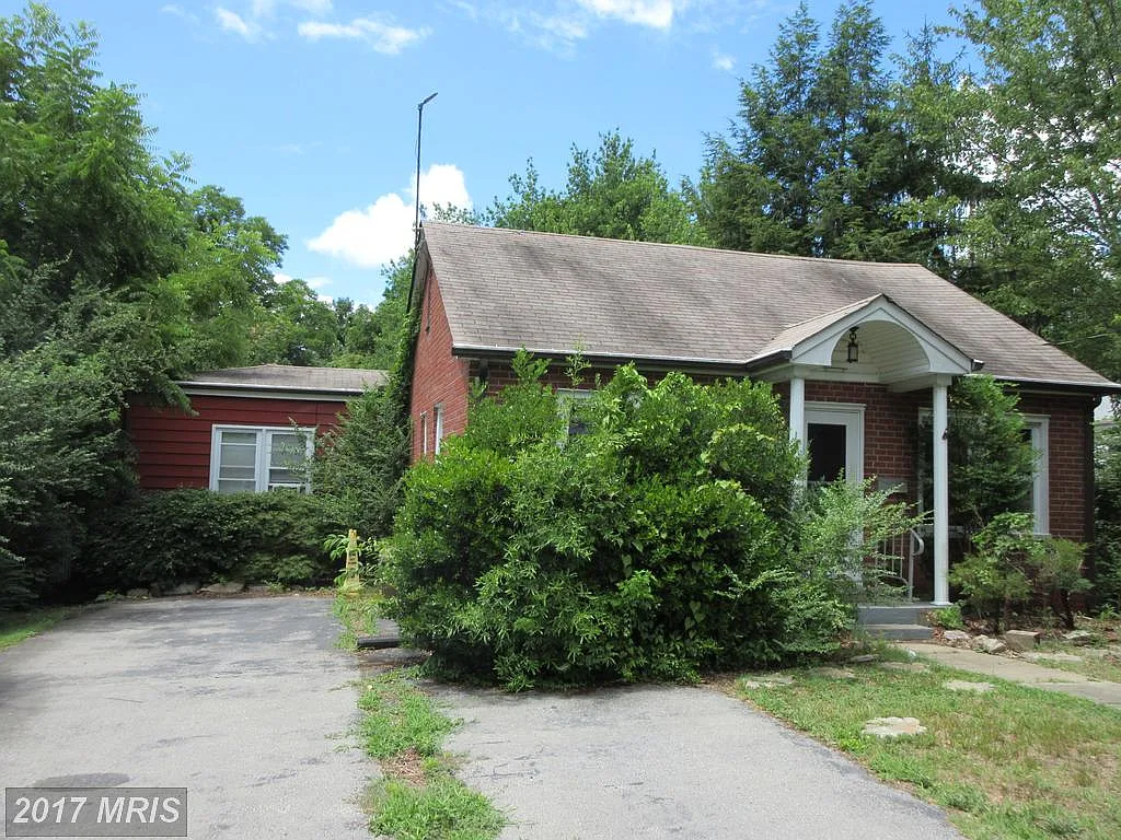 10 Indian Head Ave photo 1