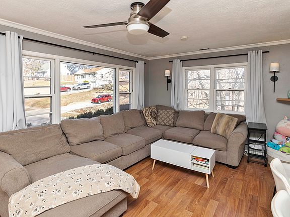 3rd image of 3129 26th St