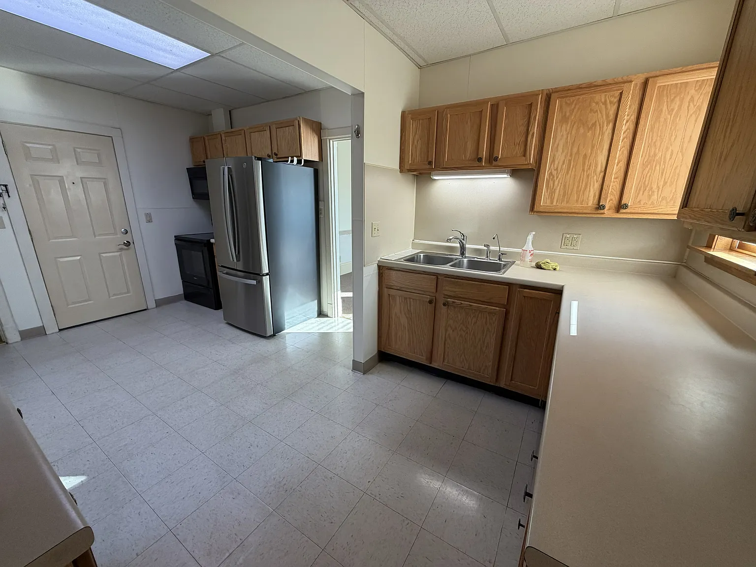 2 bed, 700 sqft, $1,700 — Photo 4