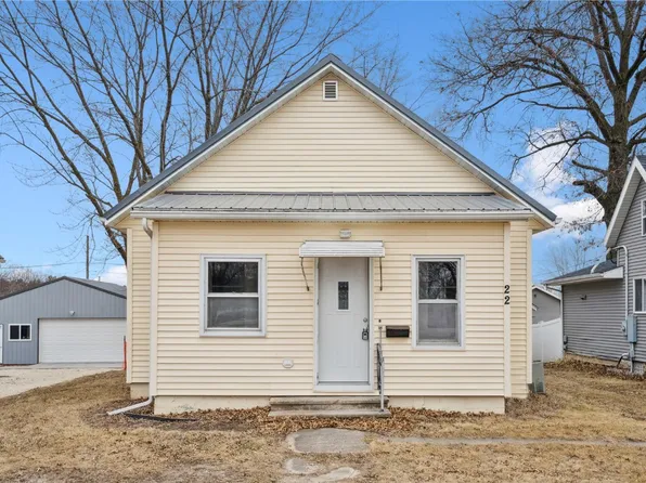 22 Greene St, Walker, IA 52352