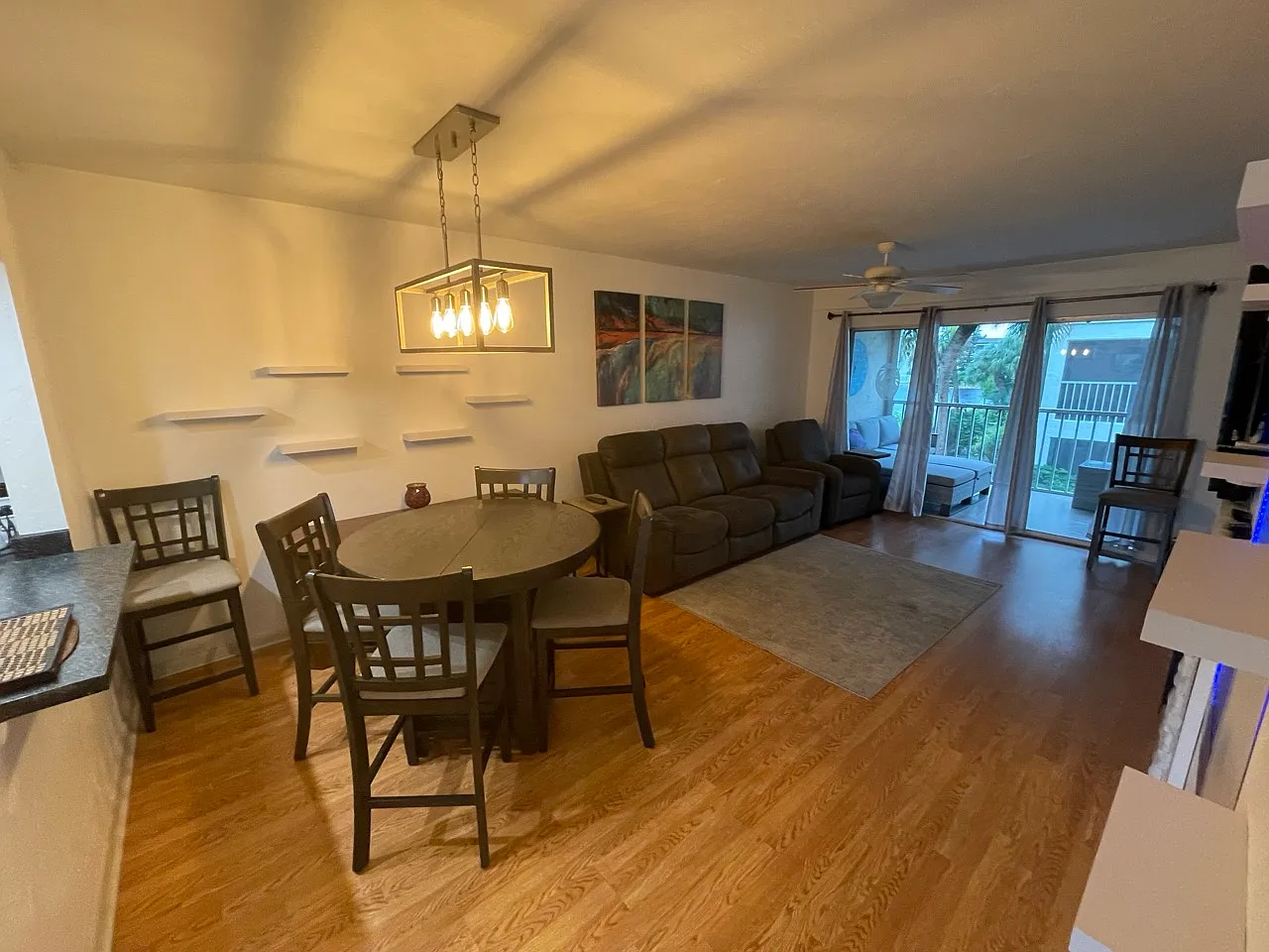 1014 Manatee Rd — Photo 3