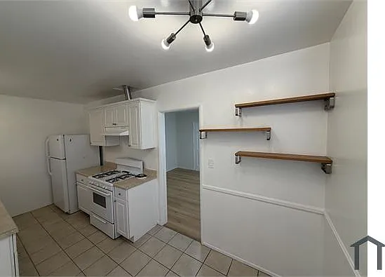 4606 Vineland Ave — Photo 14