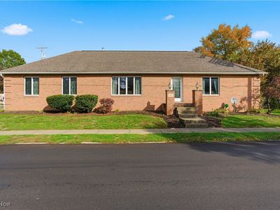 107 E Broad St, Louisville, OH, 44641