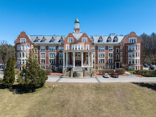 15 Mount St. Mary's Way UNIT 406, Hooksett, NH 03106