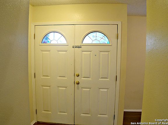3rd image of 8710 Tamarisk St