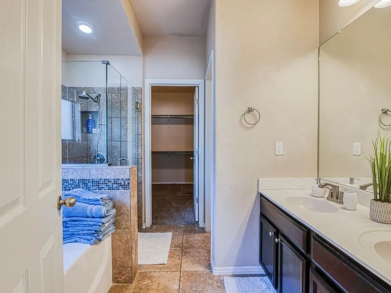 7413 Red Cedar Dr — Photo 12