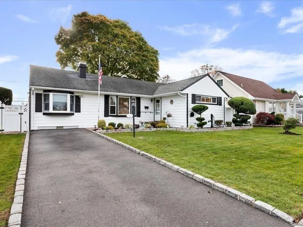 48 Cheshire Road, Bethpage, NY 11714