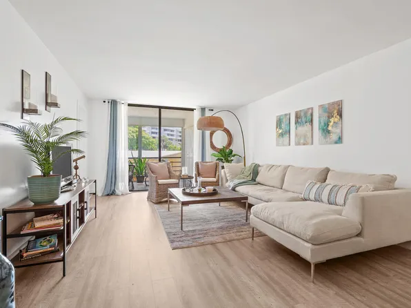 555 Banyan Tree Lane #206, Delray Beach, FL 33483