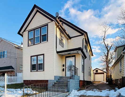 86 W Main St, Bergenfield, NJ 07621