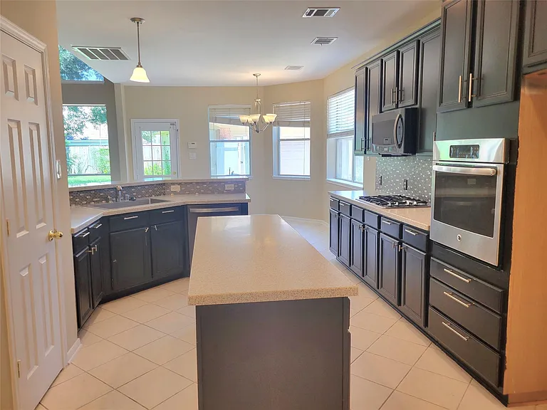 2134 Hill Canyon Ct — Photo 13