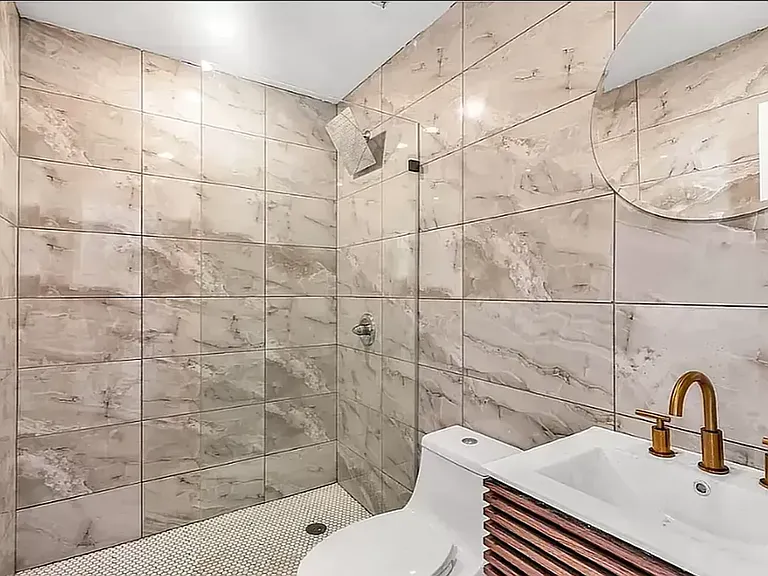 1928 Linden St #3B — Photo 4