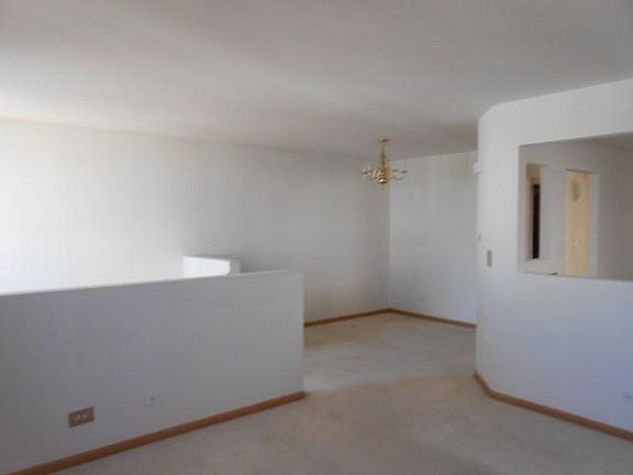 5th image of 745 Four Seasons Blvd