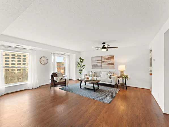 198 6th St E Unit 501, Saint Paul, MN 55101