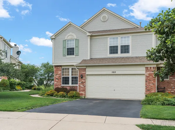 582 Woods Creek Ln, Algonquin, IL 60102