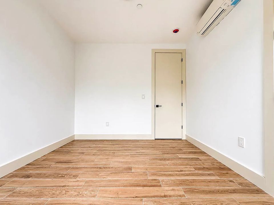1st image of 452 E 26th St #3B