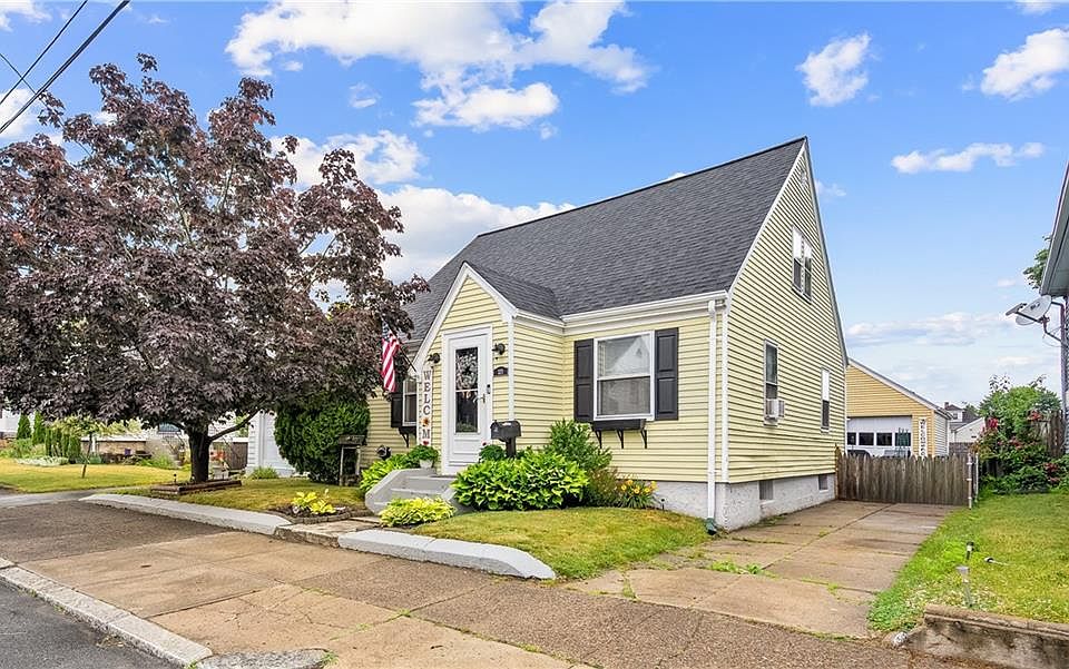 1st image of 321 W Forest Ave