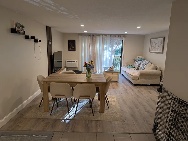 366 Simmonsville Ave — Photo 3