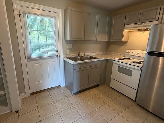 4th image of 107 Juniper Ln #A