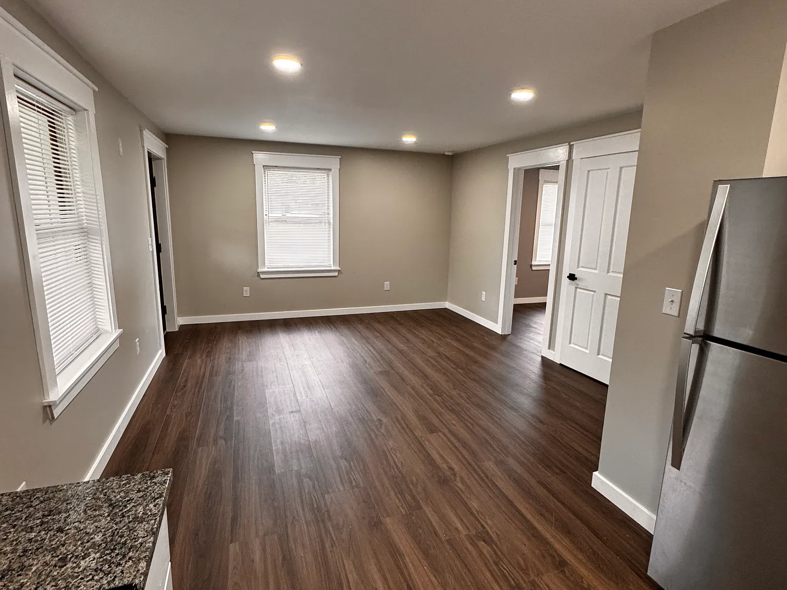 2 bed, 700 sqft, $1,500 — Photo 4