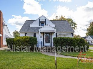 11704 McCracken Rd, Garfield Heights, OH 44125