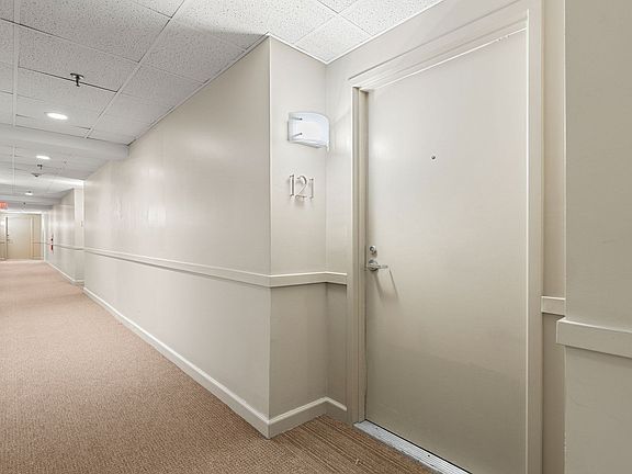 4th image of 1 Watermill Pl Unit 121