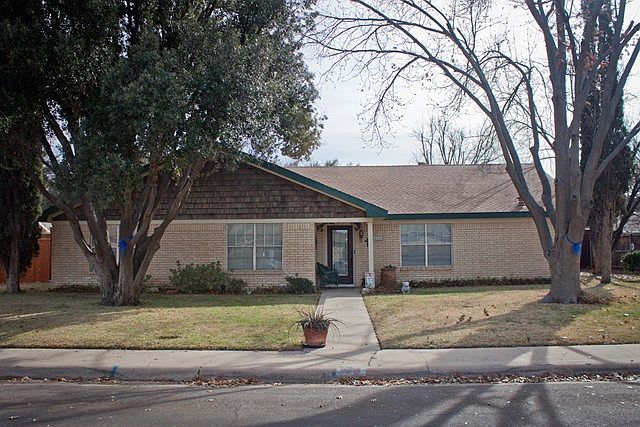 1st image of 2313 Maxwell Dr